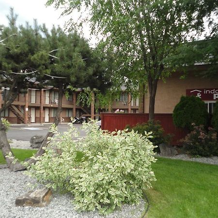 North Pointe Inn And Suites Kelowna Zewnętrze zdjęcie