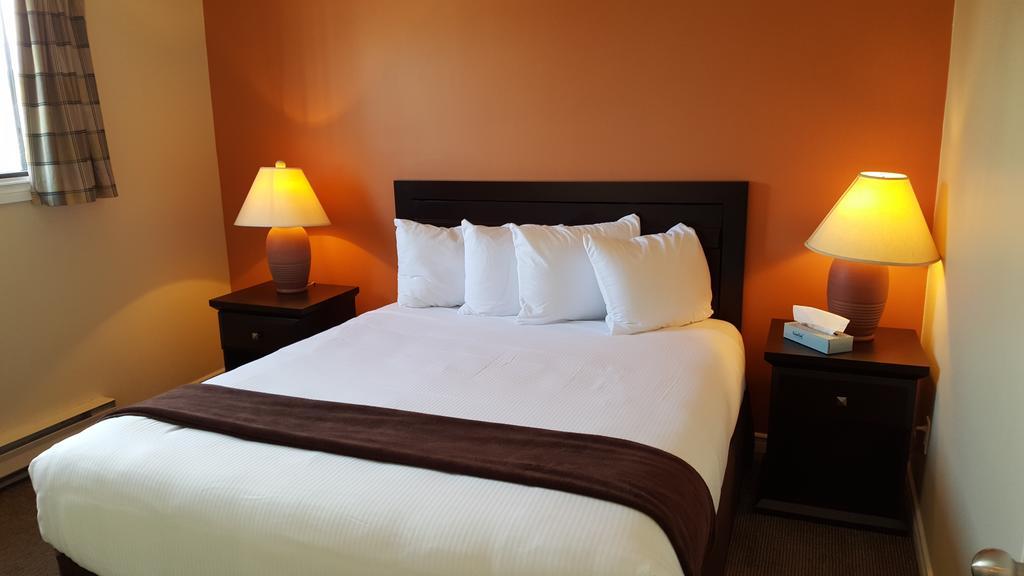 North Pointe Inn And Suites Kelowna Zewnętrze zdjęcie