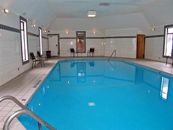 North Pointe Inn And Suites Kelowna Zewnętrze zdjęcie